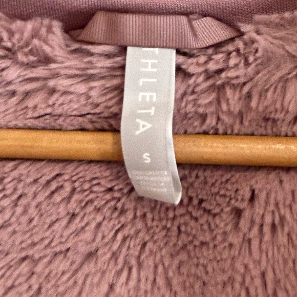ATHLETICA Fleece lined jacket.Soft rose pink color.Size.Small Great Condition. - Picture 4 of 7